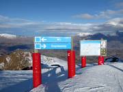 Slope signposting and piste map in the ski resort of Coronet Peak