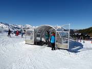 Friendly staff are always present at the conveyor belts.