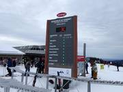 Information about the open lifts at the summit