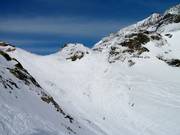 Steep slope on the Le Tunnel descent