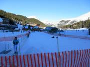 Practice area with conveyor belt at the mountain station of the gondola lift