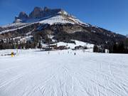 Practice slope Le Pope directly at the Karer Pass