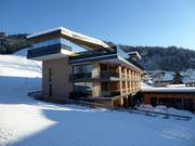 The Penzinghof is located in Oberndorf, right next to the valley station.