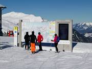 Electronic displays at the main points in the ski area
