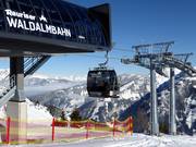 Waldalmbahn - 10pers. Gondola lift (monocable circulating ropeway)