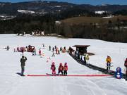 Ski course at the conveyor belt in the valley