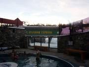 Après-ski in the outdoor hot whirlpool