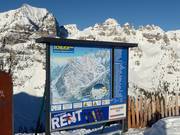 Information board at Kreuzjoch with current lift and slope information