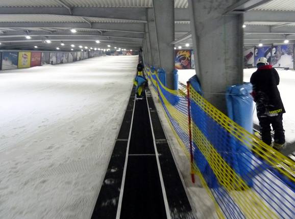 Conveyor belt at the main slope