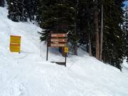 Slope signage in the Kicking Horse ski area