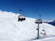 Jonvrai-Clünas - 4pers. High speed chairlift (detachable) with bubble