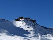 Glacier Hotel and Restaurant Grawand