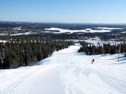 View of the Masto valley station with Lake Vuosselijärvi
