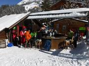 Snow bar at the meeting point of the snow sports school