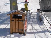 Waste bin at the lift entrance
