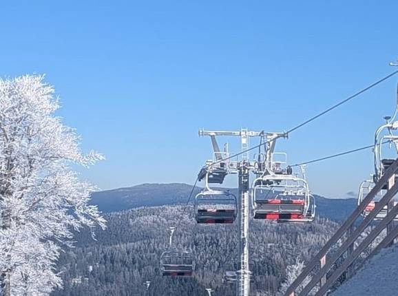 Kleine Almberg-Sesselbahn - © Zweckverband Wintersportzentrum Mitterfirmiansreut-Philippsreut