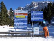 Slope signage in the ski area of Gröden