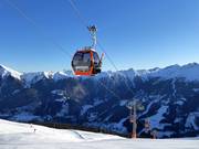 Stubnerkogelbahn II - 8pers. Gondola lift with seat heating (monocable circulating ropeway)