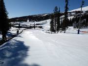 Practice slope with conveyor belt