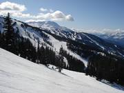 View over the slopes from Blackcomb Mountain to Whistler Mountain