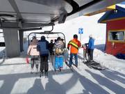 Friendly welcome at the chairlift