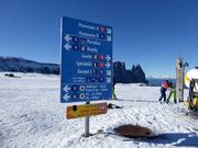 Clear signposting on the Seiser Alm