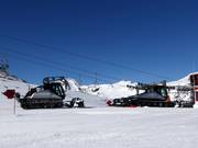 Snow groomers above 3,000 meters