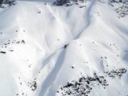 The backside of the Tête de Bellard is extremely prone to avalanches and should only be accessed with a local guide!