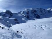 Morteratsch glacier run with a view of Piz Palü (3900 m)