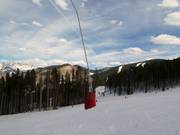Snow-making with snow guns in Vail