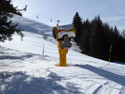 Efficient snow cannons in the ski resort of Grüsch Danusa