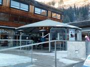 Umbrella bar at the Wildkogelbahn valley station