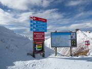 Slope signage and trail map in the Coronet Peak ski area