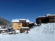 The slopes in Arosa lead directly to the hotels.