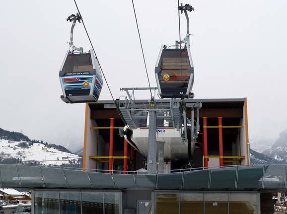 Bormio-Bormio 2000 - 8pers. Gondola lift (monocable circulating ropeway)