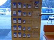 Display of free slope maps in the ticket area