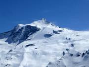 View from the Tuxerjoch over the glacier ski area
