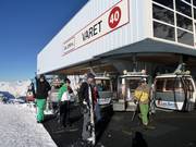 Varet - 8pers. Gondola lift (monocable circulating ropeway)