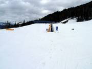 Conveyor belt and practice slope Little Bit at the mid-station