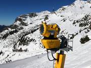 High-performance snow cannons