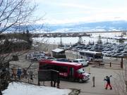 Ski and shuttle buses at Teton Village