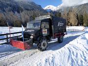 Unimog transfer between Kinderland and practice slope Schanzlin