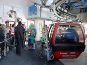 Staff are present at the entrance and provide assistance if needed.