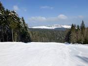 Wide slope in the upper section