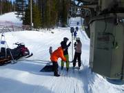 Assistance with boarding at the tow lift in Levi