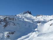 Powder paradise below the Becs de Bosson