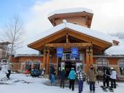 Village Day Lodge with Masa's Bar & Grill and Café Soleil