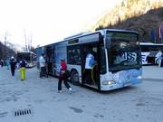 Extensive ski bus service at the Kitzsteinhorn