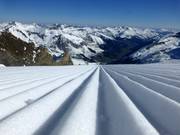Grooming and panorama belong together on the Hintertux Glacier