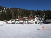 Accommodation directly on the slope